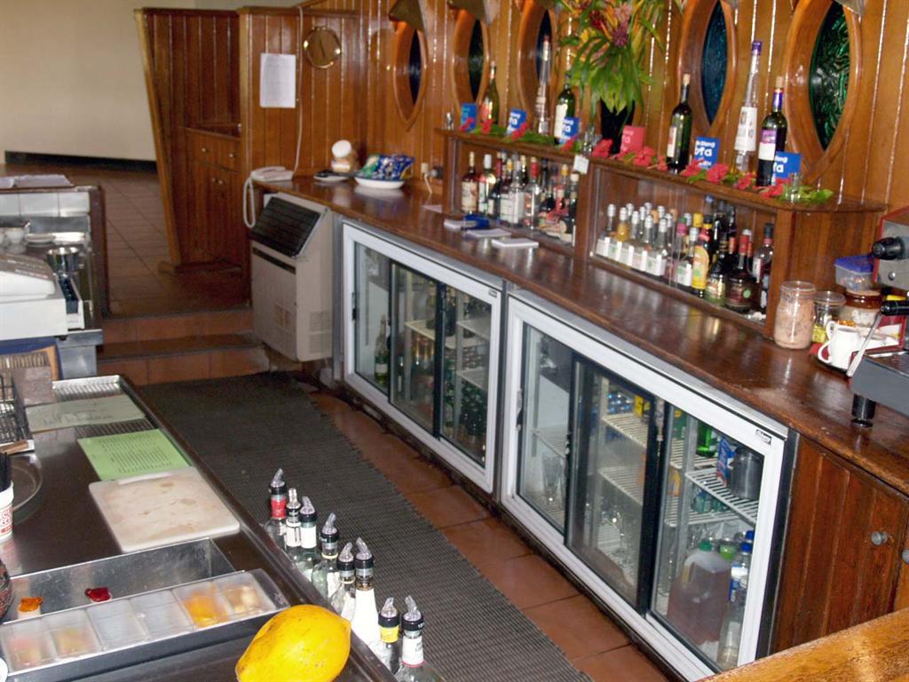 What equipment is needed for a bar, coffee shop or restaurant